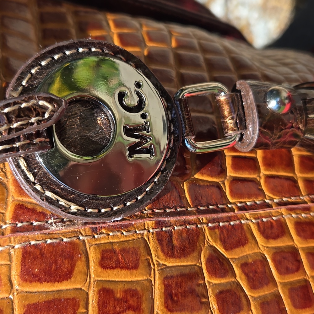 Madi Claire Vintage Croc Embossed Leather Satchel with Crossbody Strap (BIN 001) - Picture 5 of 15